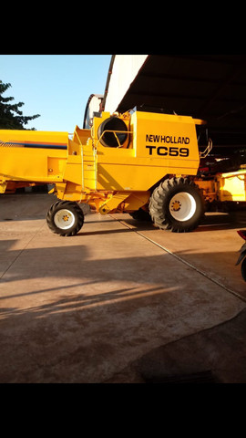 Colheitadeira New Holland TC 59 peneira fixa ano 2002/ plataforma 23 pés - Foto 2