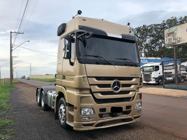 CAMINHÃO MB ACTROS 2546 2012.