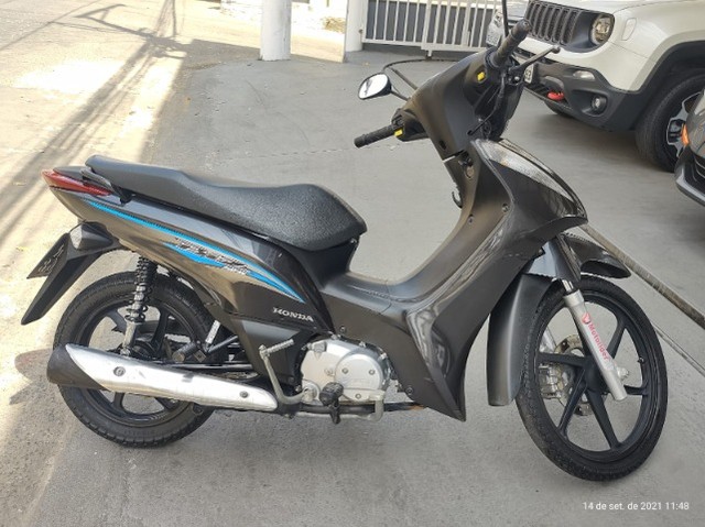 BIZ 125 2017 UNICA DONA COM 3821 KM IMPECÁVEL