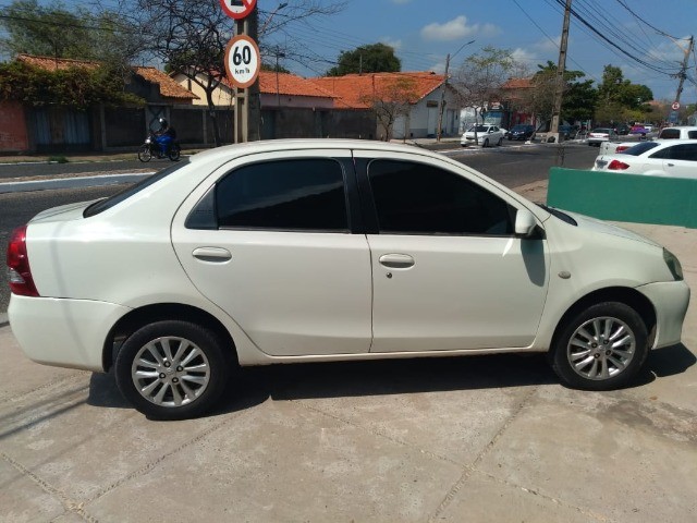 TOYOTA ETIOS 2014