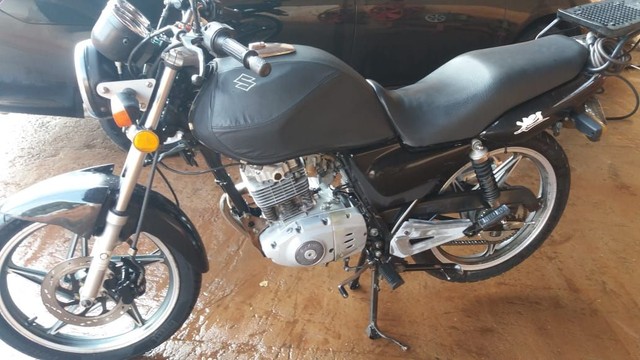MOTO SUZUKI YES 2005