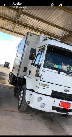 CARGO 2428 QUARTO EIXO VENDE NO CHASSI OU COM CÂMARA FRIA