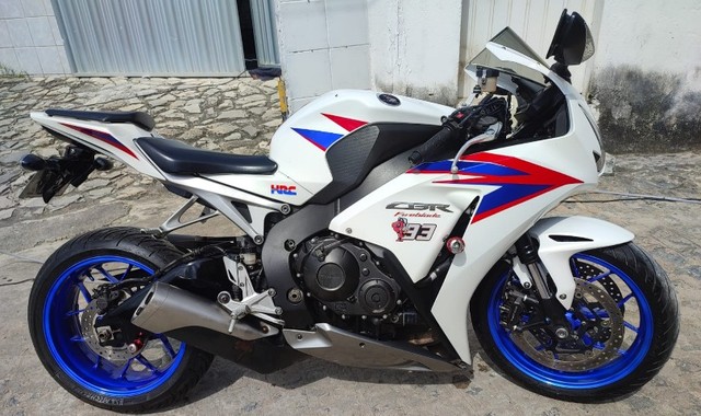 MOTO HONDA CBR 1000 RR