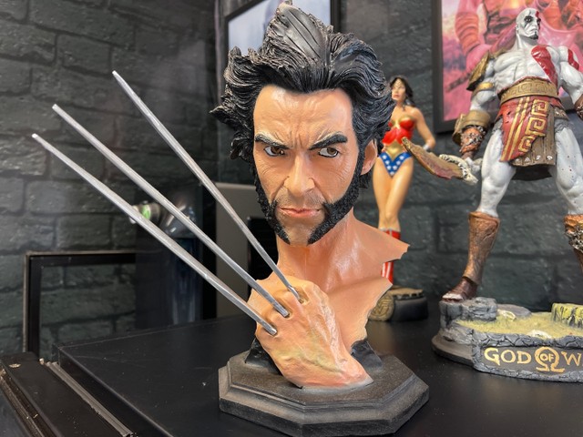 Estátua do Wolverine  - Foto 2
