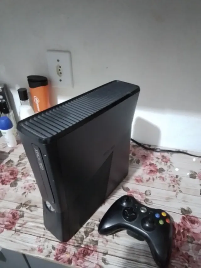 Lojas Shellpi - Xbox 360 Original bloqueado de fábrica Pode Jogar Na Live  Acessa Netflix E Yotube 1 - Console Xbox 360 Slim 4GB MOSTRUÁRIO ( Pode  conter pequenos riscos) 1 