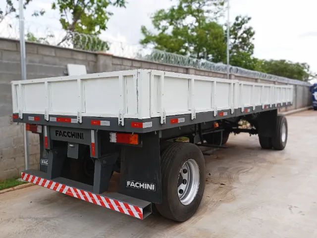 Reboque Julieta  - 02 eixos - Carga Seca C/ Boca de Lobo (Revisada e Pronta para Uso)