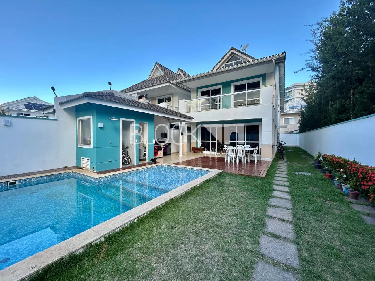 Barra da Tijuca | Casa de Condomínio 4 quartos, sendo 3 suites