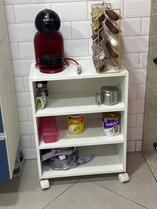 Estante com 3 prateleiras  