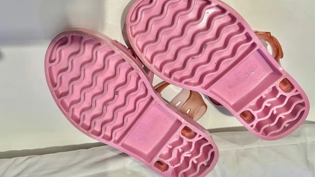 Sandália Grendene Barbie- Tamanho 29 - Foto 3