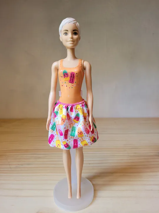 Barbie color reveal picole