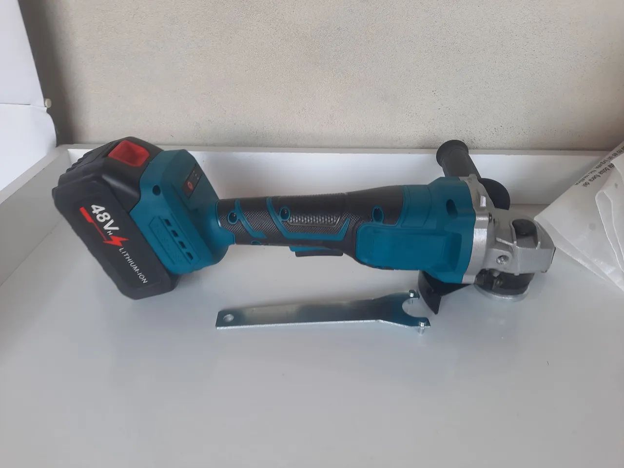 Esmerilhadeira e lixadeira 21v a bateria 