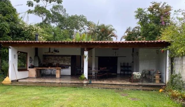 Aluga-se granja na região do Aeroporto 