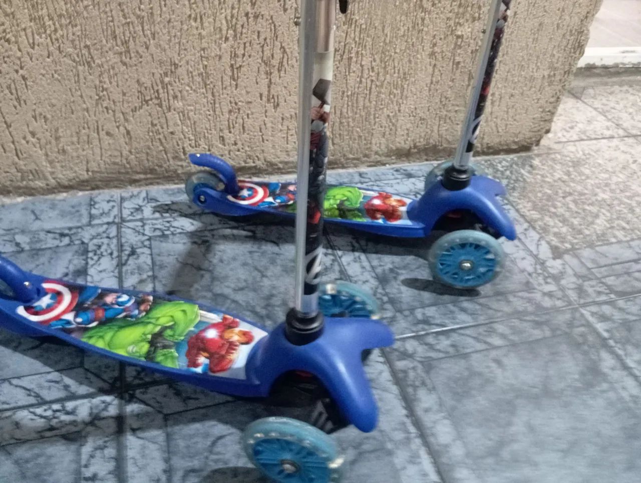 Patinete infantil Avengers