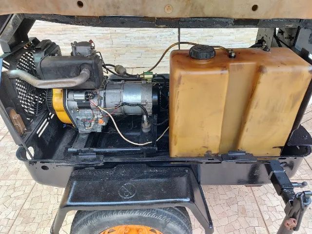 TORRE DE ILUMINAÇÃO GERADOR 4 REFLETORES A DIESEL - Foto 4