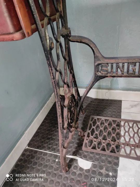 Máquina de costura antiga Singer  - Foto 2