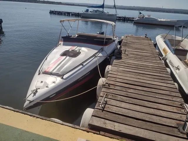 Lancha Magnum 23 com Motor Mercury 150Hp Optimax - Foto 3