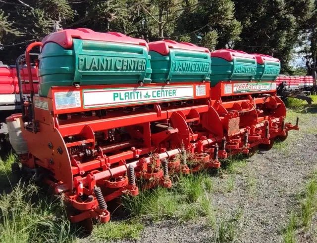 Plantadeira Planti Center - Terraçus 13000, 13 Linhas Pantográfica, Sem Facão. Fab 2012 - Foto 6