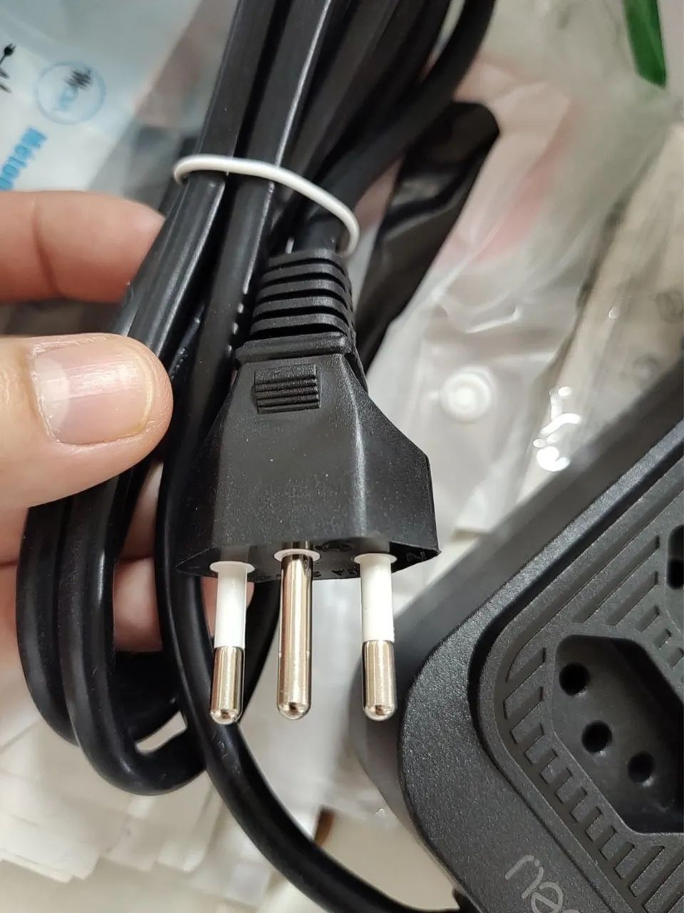 Extensão Elétrica Régua de Energia Bivolt - Nova - Foto 2