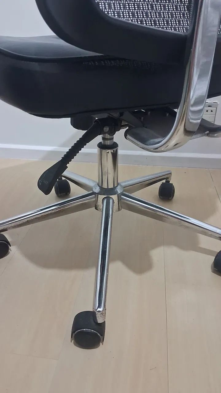 Cadeira executiva da escritolandia posso entregar  - Foto 3