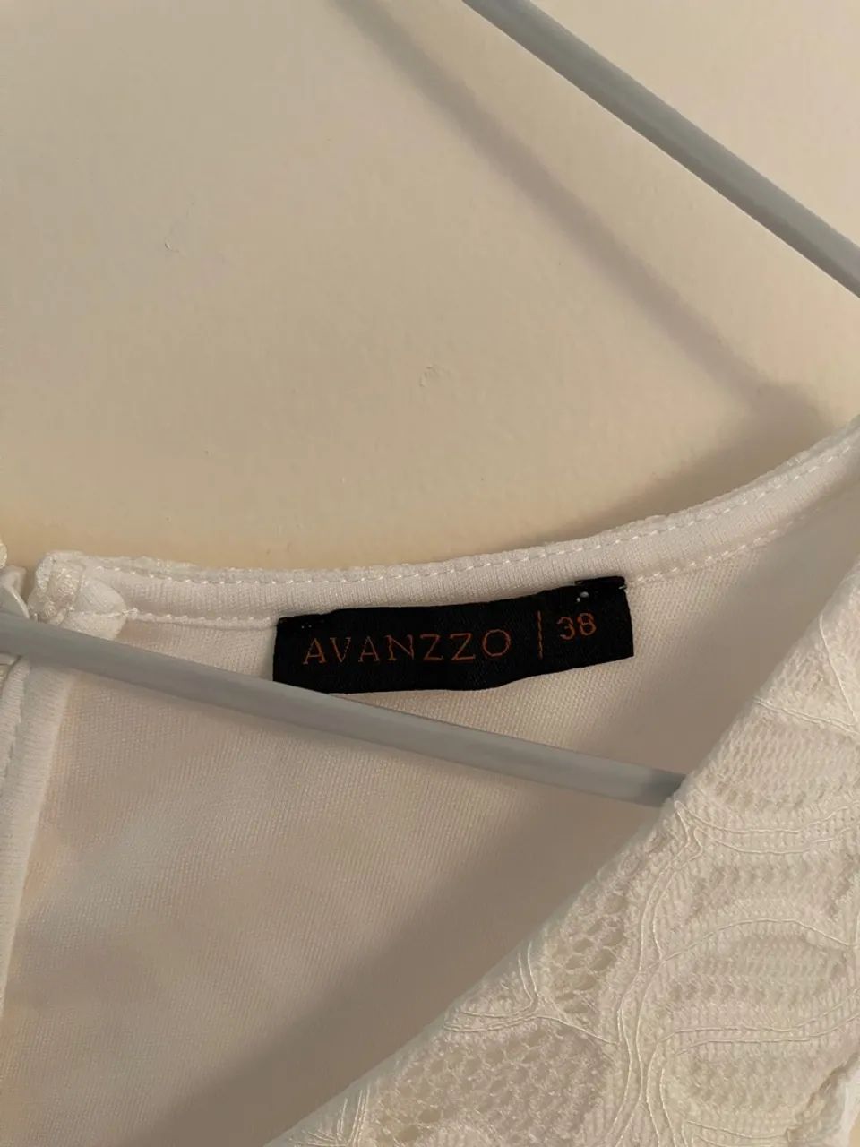 VESTIDO AVANZZO OFF WHITE DE RENDA - TAM 38 - Foto 3
