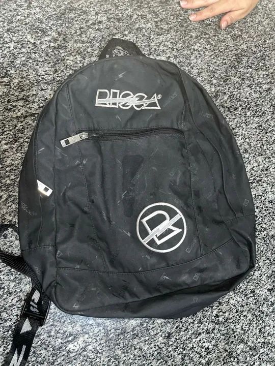 Mochila Rígida Preta - Ideal para o Trabalho
