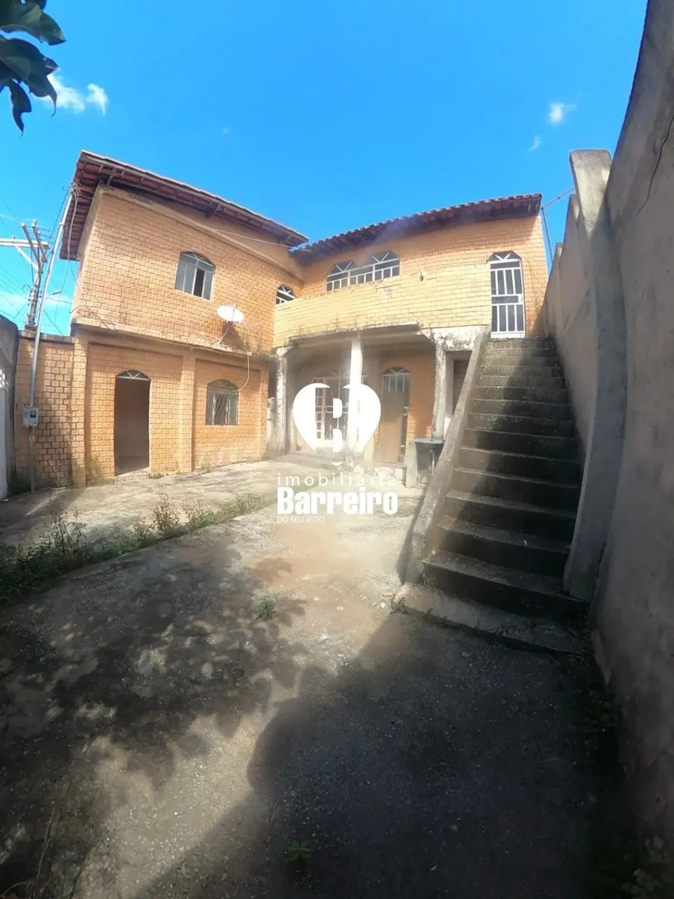 Seu novo endereço está nesta casa com ótima localização no Vale do Jatobá