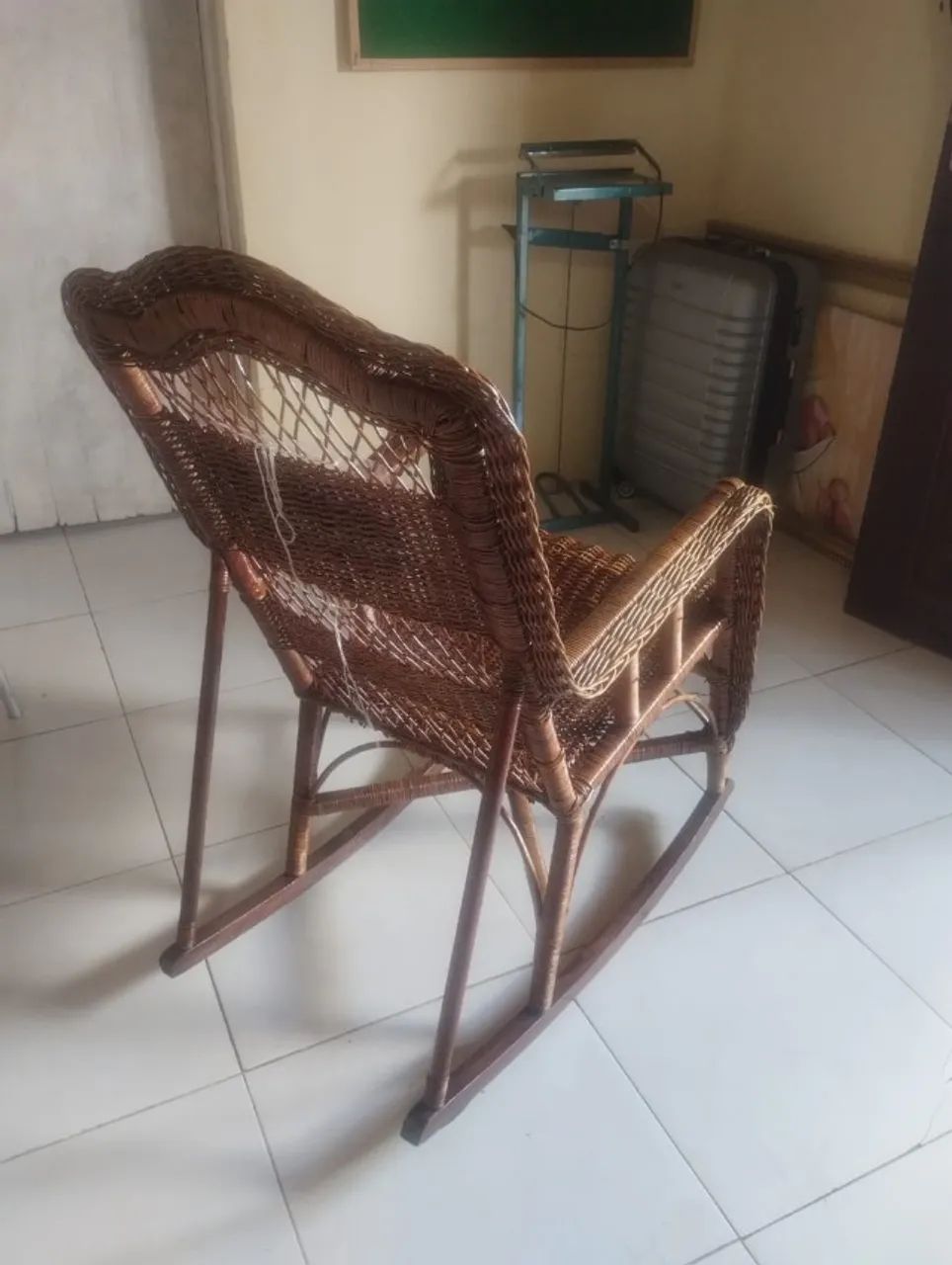 Cadeira de balanço de madeira - Foto 2