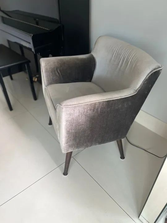 Poltrona de Veludo Cinza - Foto 2