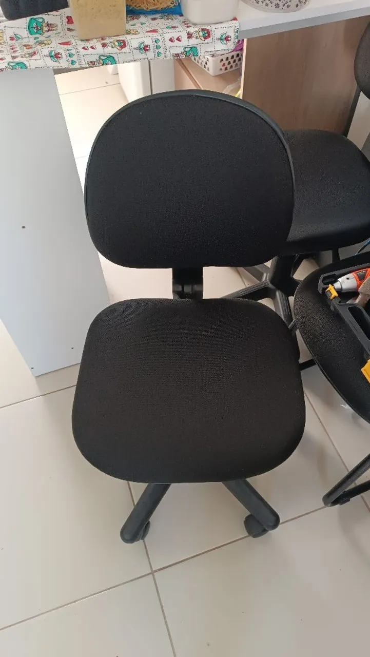Cadeira de Escritório com Rodinhas