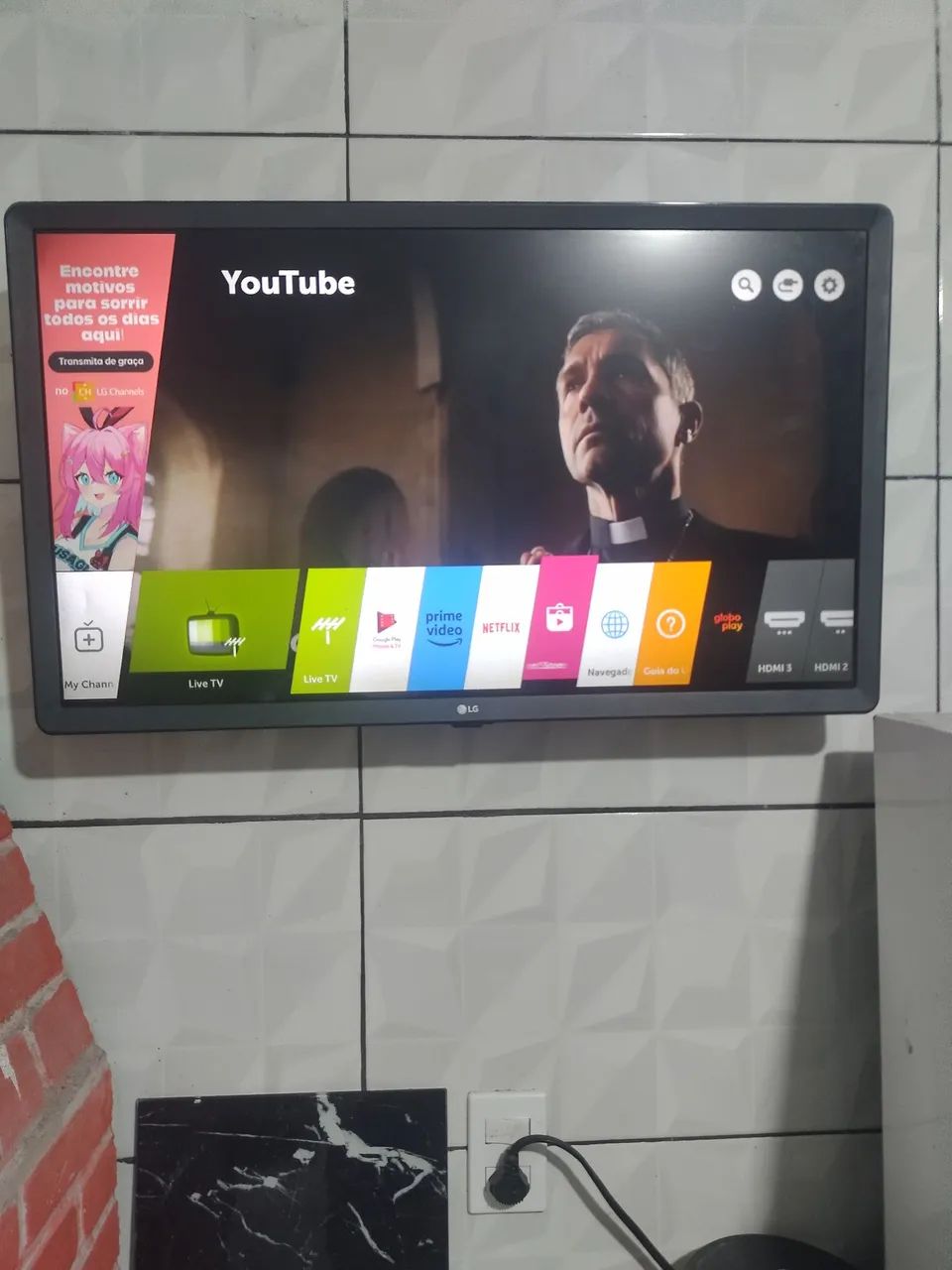 Vendo smartv LG 32 polegadas top de linha com. Wi-fi integrado R$ 900,00