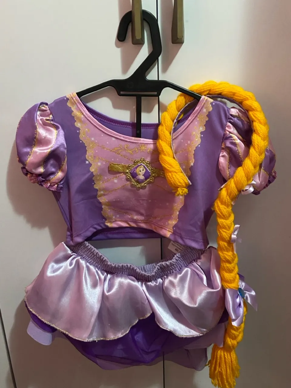 Fantasia infantil menina Rapunzel