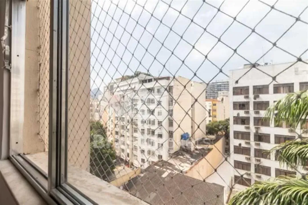 Quarto e sala quadra praia no Catete