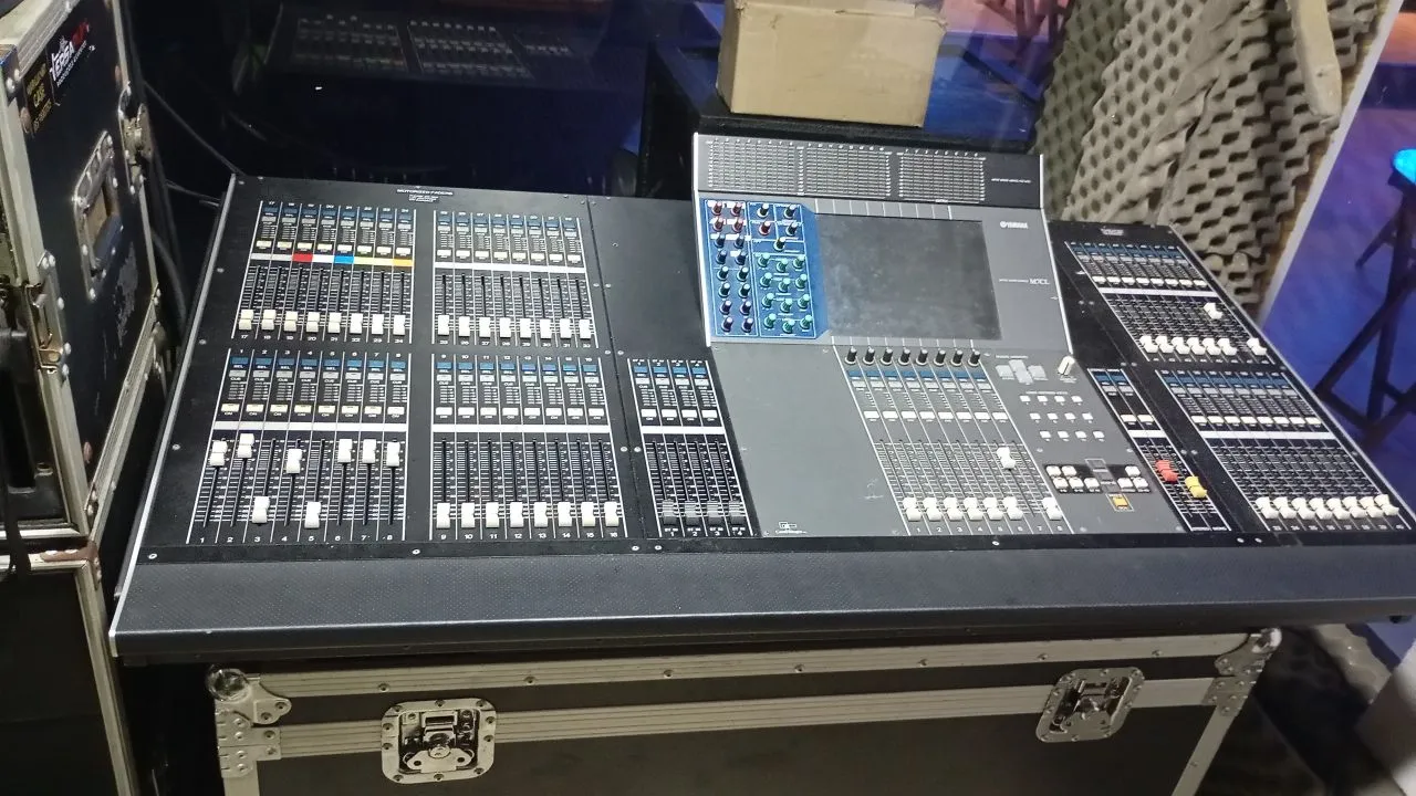 Mesa de som yamaha