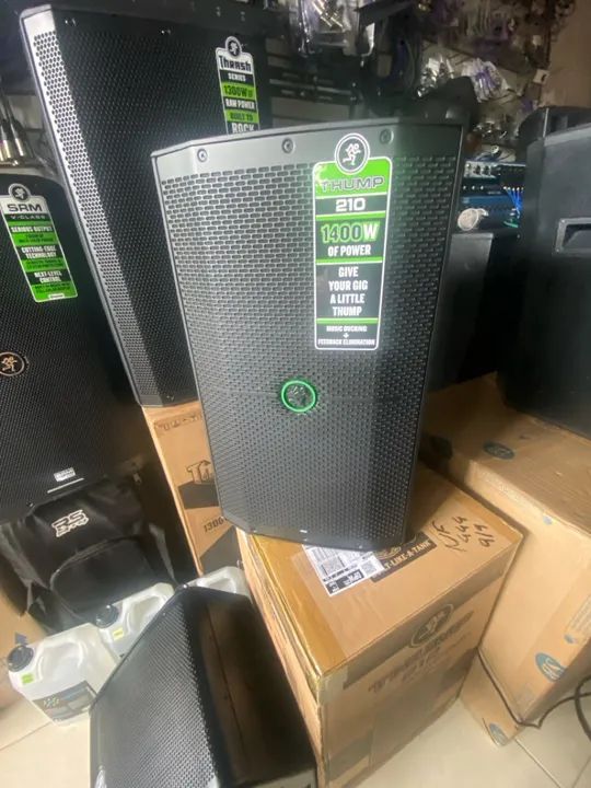 Mackie Thump 210 1400w 