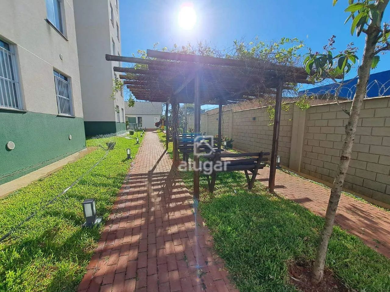 Apartamento com 02 quartos em Condomínio