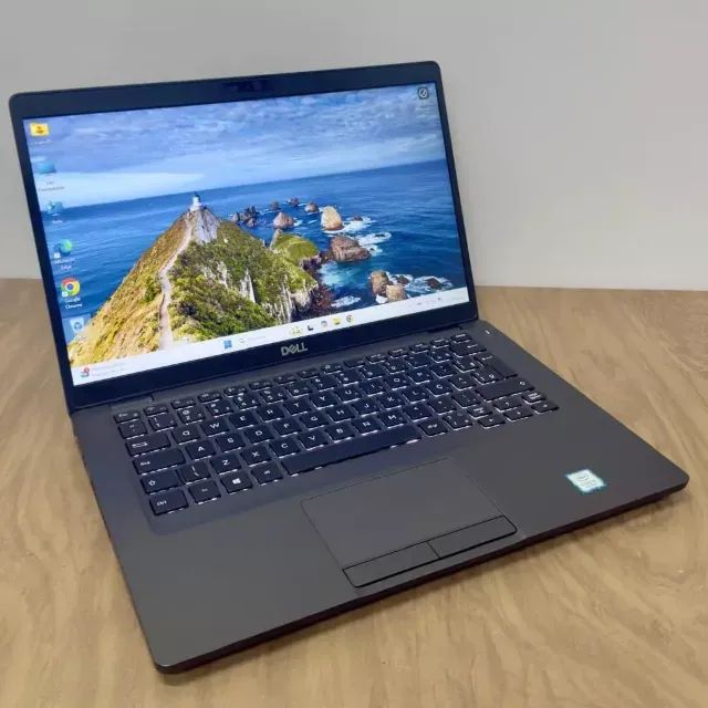 QUEIMA DE ESTOQUE - Notebook Dell - Intel Core i5 8th /8gb RAM /256gb SSD /Tec. retroilumi