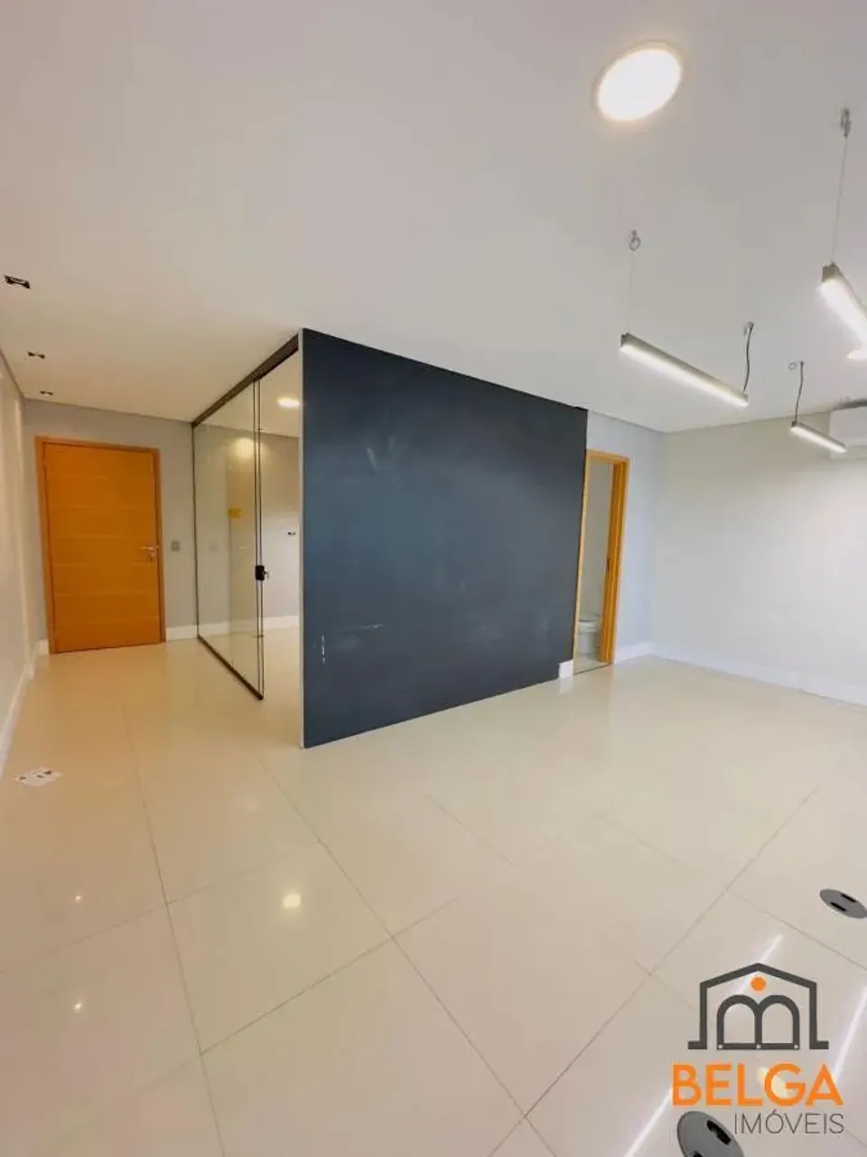 Sala Comercial para Venda em Atibaia, Alvinópolis, 2 banheiros, 1 vaga