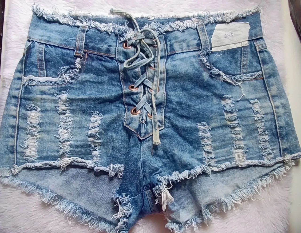 Short jeans destroyed