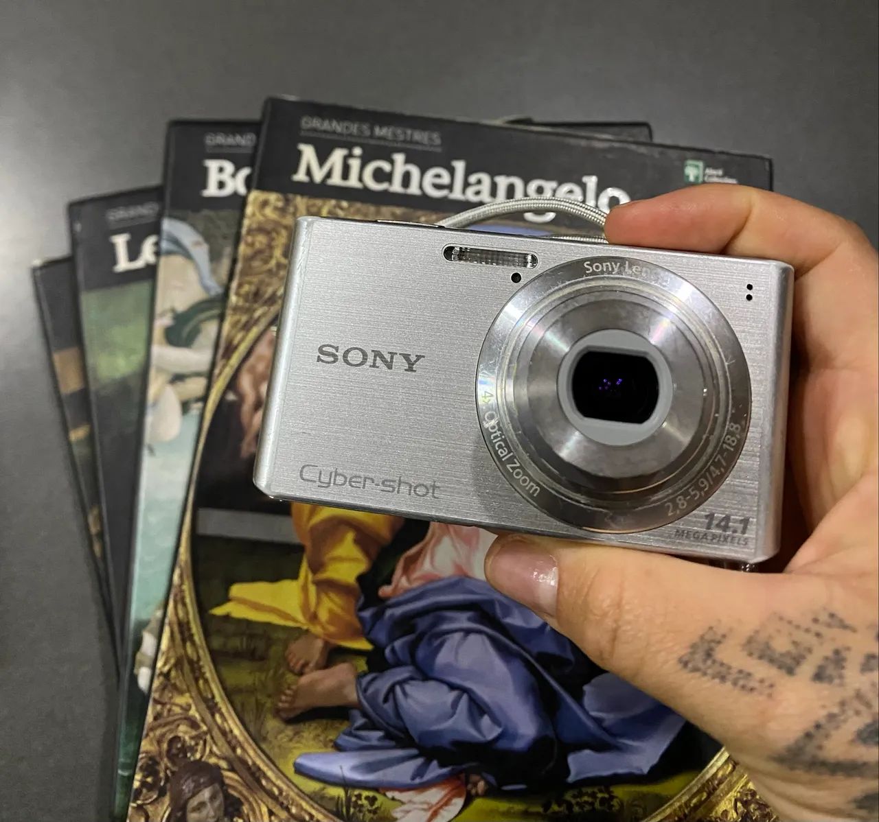 Sony Cyber-Shot DSC-W610 シルバー Câmera digital Sony cyber shot dsc-w610 - Câmeras e Filmadoras