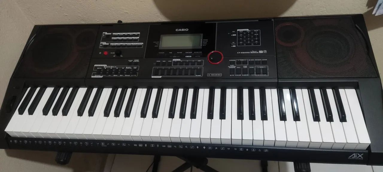 Teclado Casio CT-X5000 com 61 teclas