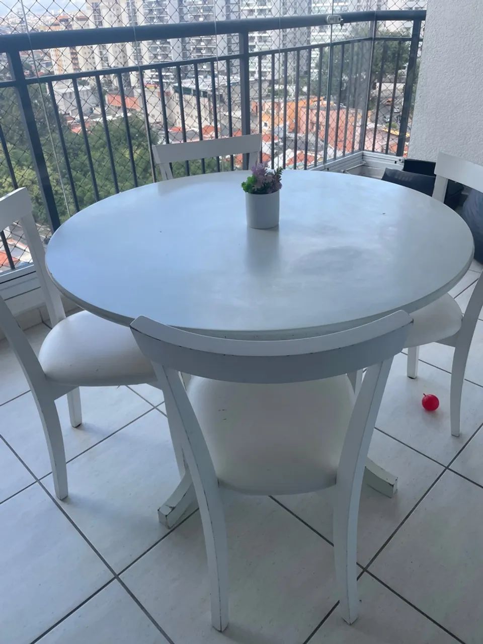 Mesa de jantar branca Tok Stock com 4 cadeiras  - Foto 3