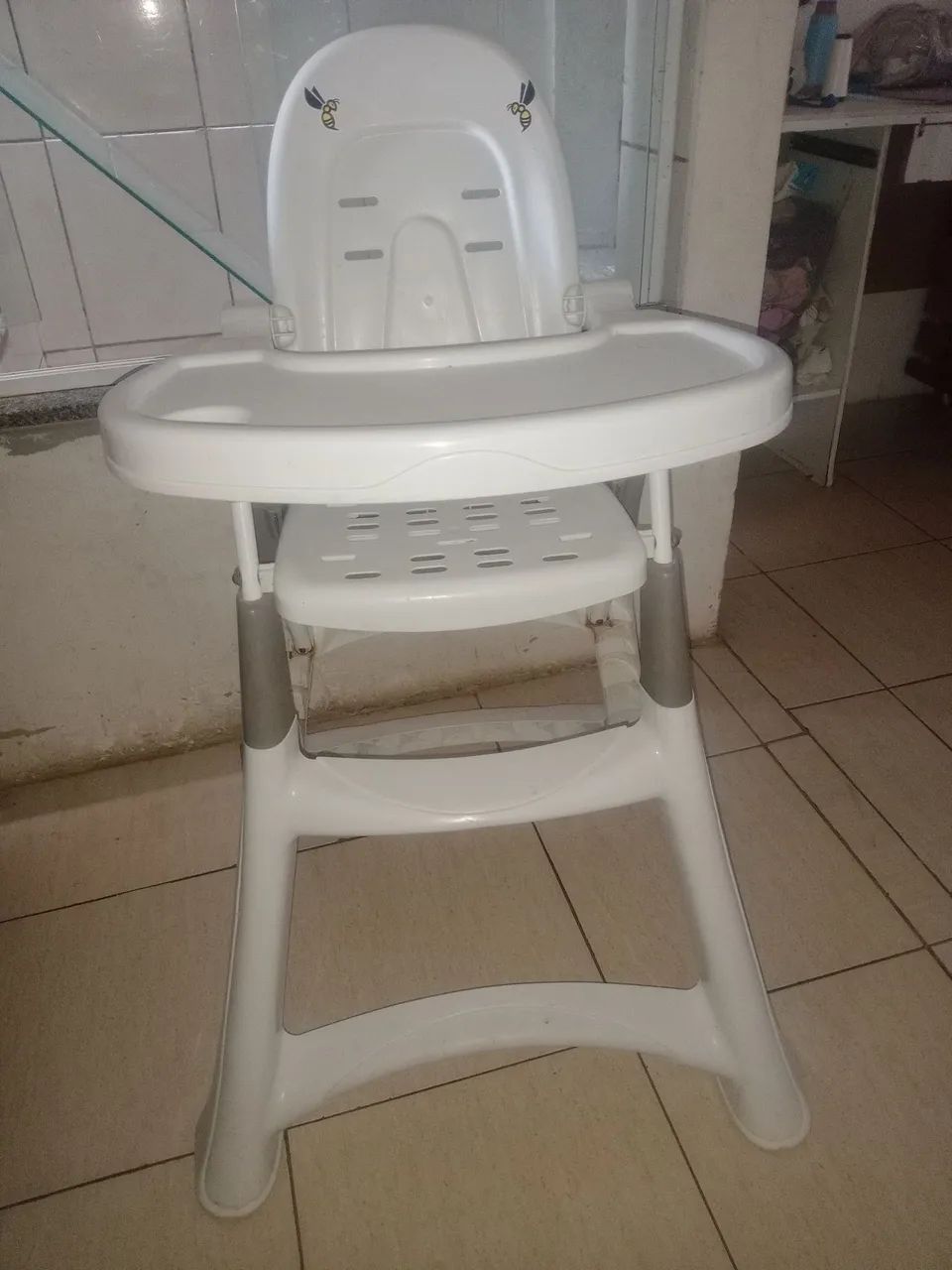 Cadeirinha de alimentação 