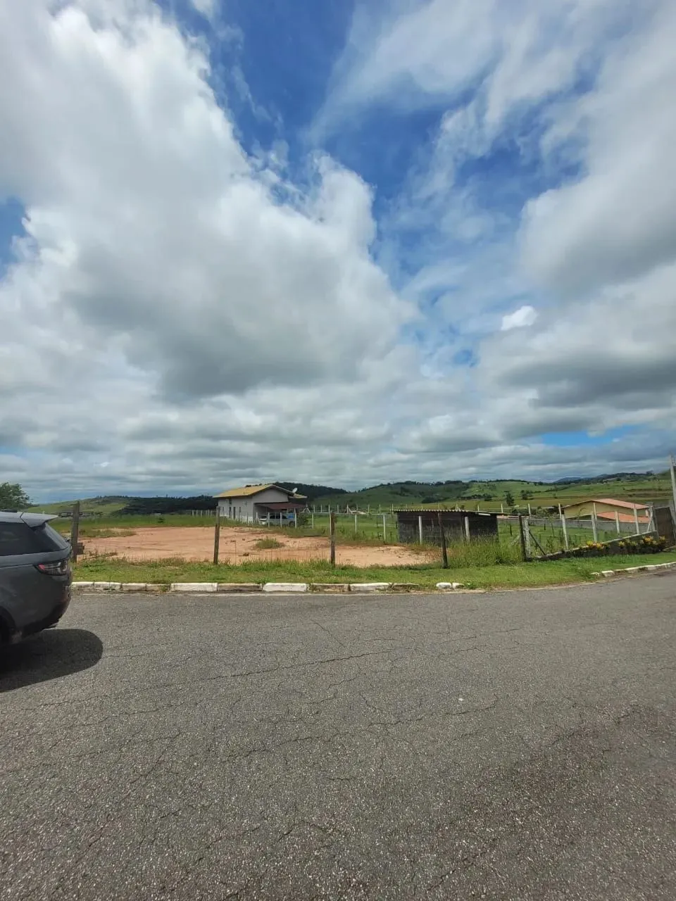 TERRENO EM CONDOMINIO EM GUARAREMA