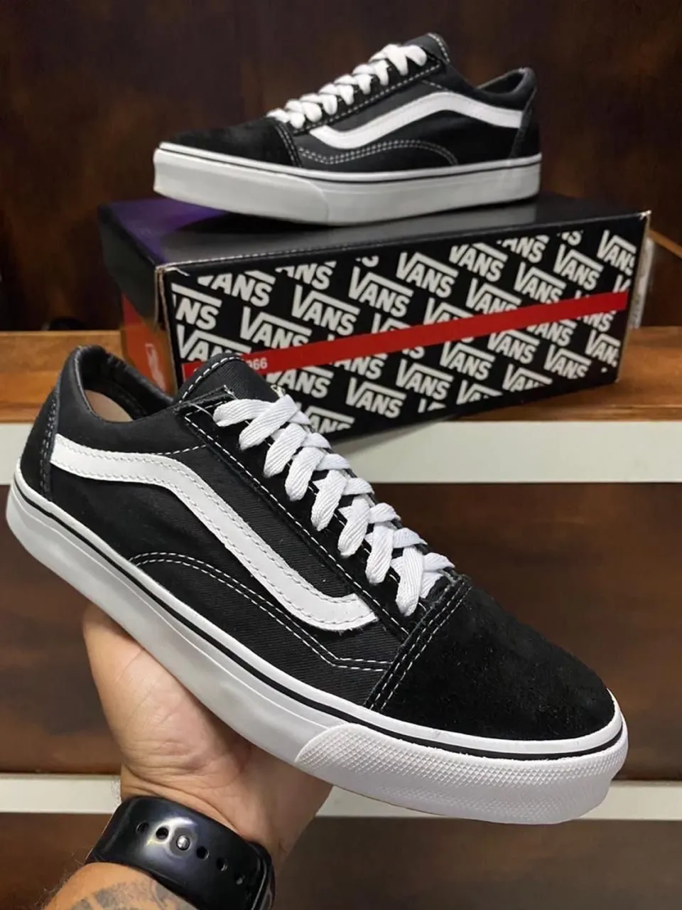 Tênis Vans Old Skool Preto e Branco - 120,00 ( NA CAIXA , TAG , SEDA)
