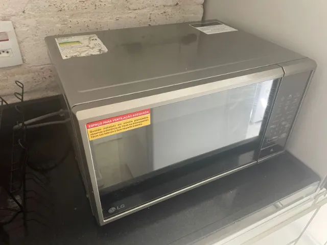 Forno de Micro-ondas 30L Revestimento EasyClean?, Tecnologia I Wave e 17 Receitas Pré-Prog