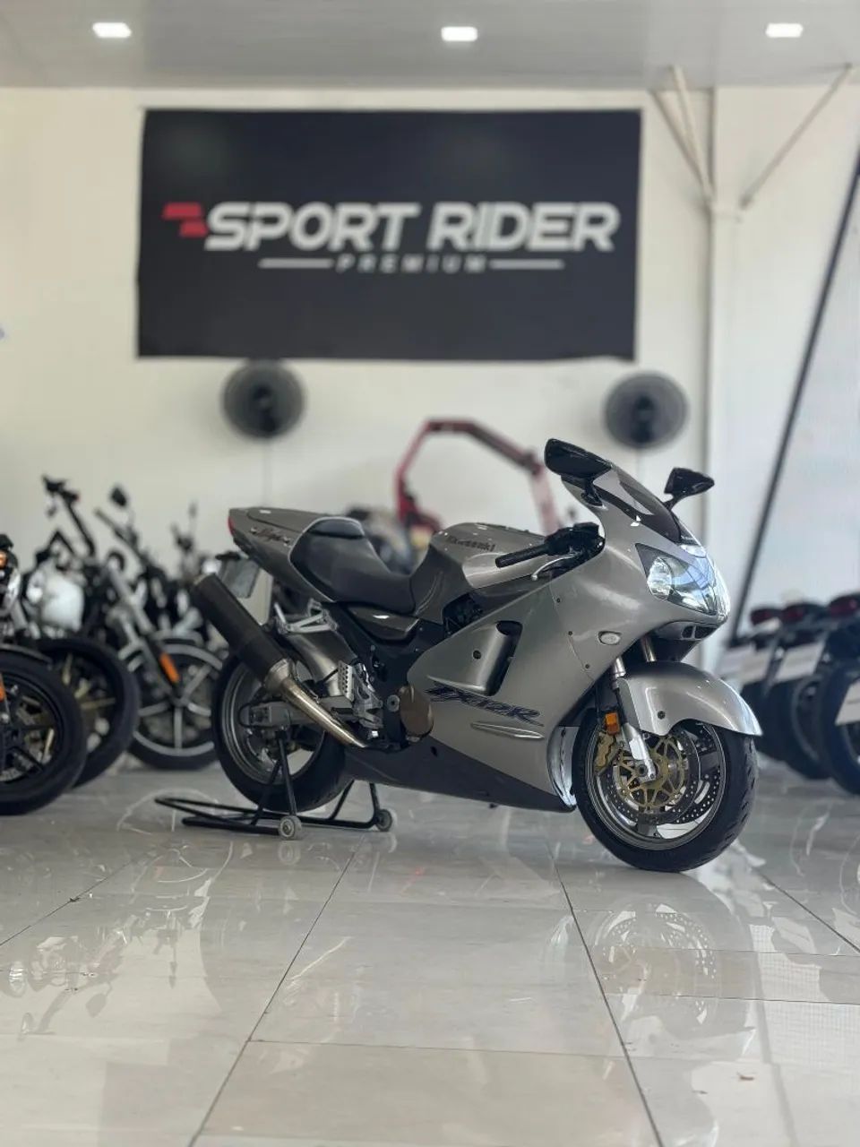 yuki　1212 Parafusadeira Furadeira Chave De Impacto Brushless 2 Bateria