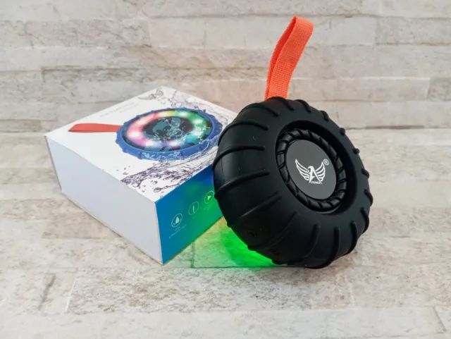 Caixa de Som Bluetooth a Prova D'agua formato Pneu Led RGB Portátil - Foto 5