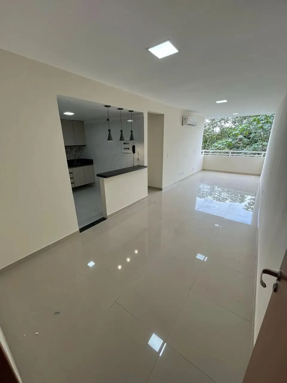 Apartamento no Condomínio Laranjeiras Village - Flores - Manaus - Amazonas.