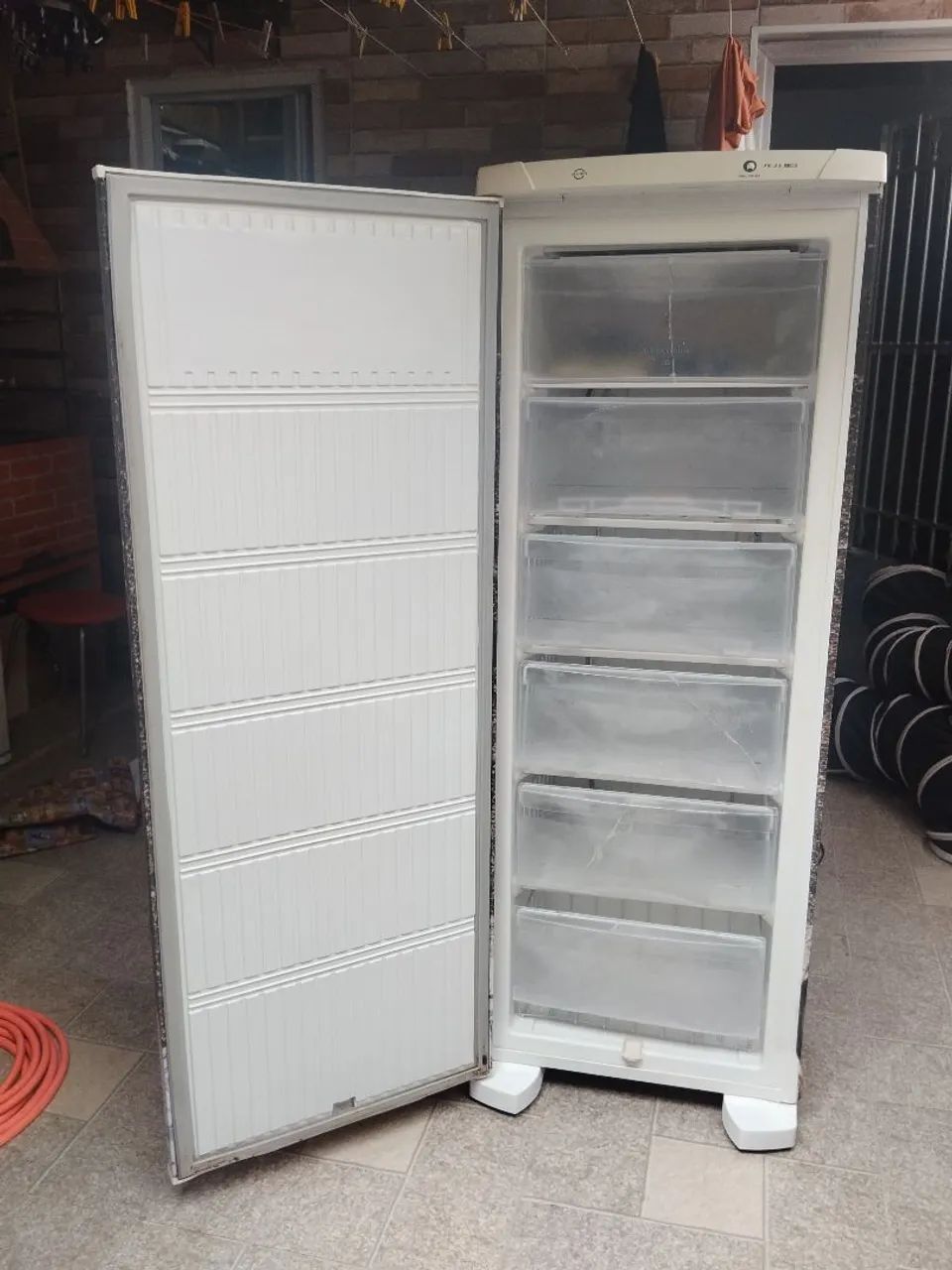 Freezer vertical Electrolux FE 22  - Foto 6