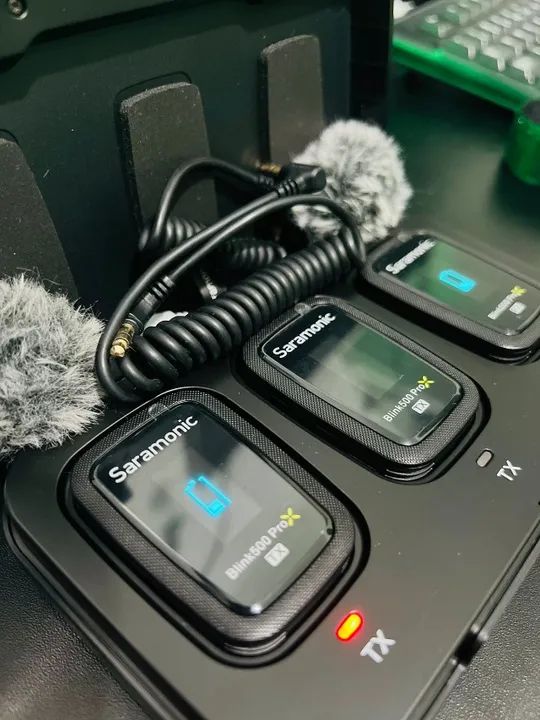 Sistema de microfone lapela profissional duplo SARAMONIC